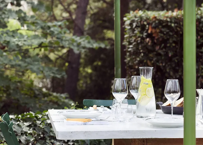 Mas De Lafeuillade 住宿加早餐酒店 4*