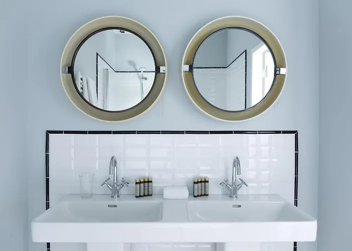 Alojamento de Acomodação e Pequeno-almoço Mas De Lafeuillade 4*