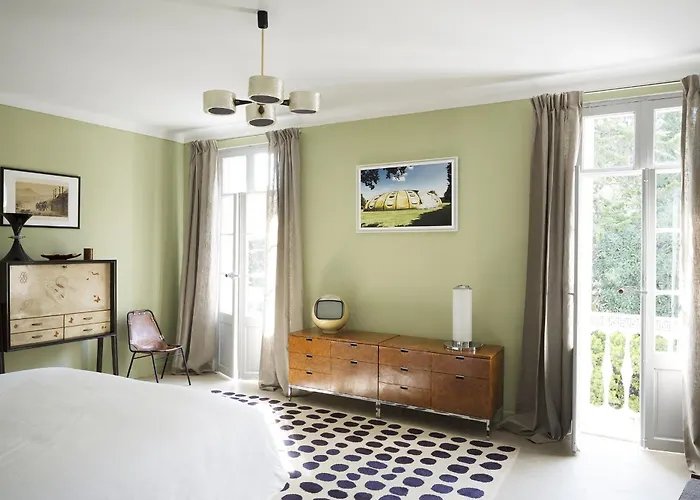 Mas De Lafeuillade 住宿加早餐酒店 4*